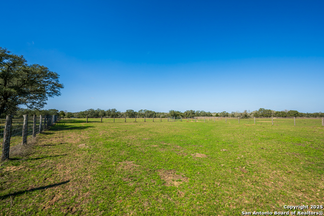 Listing photo id 10 for 16297 Tx-111