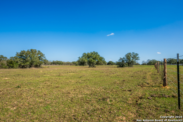 Listing photo id 11 for 16297 Tx-111
