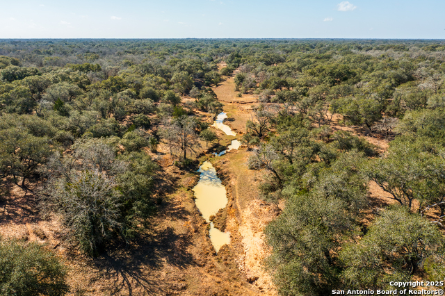 Listing photo id 34 for 16297 Tx-111
