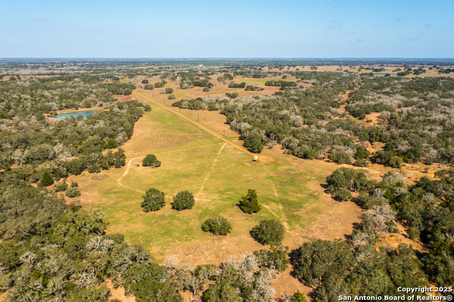 Listing photo id 35 for 16297 Tx-111