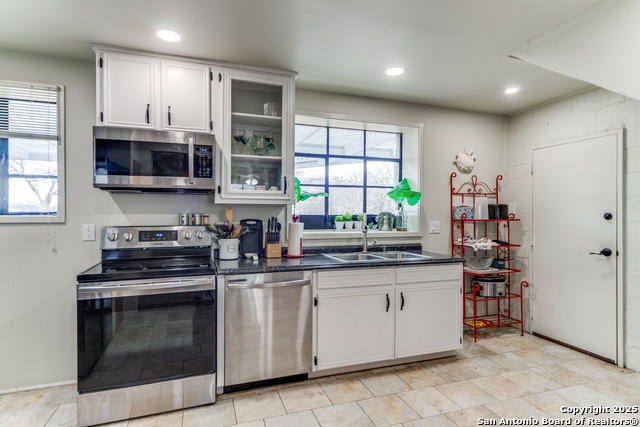 Listing photo id 10 for 1391 Highway 39