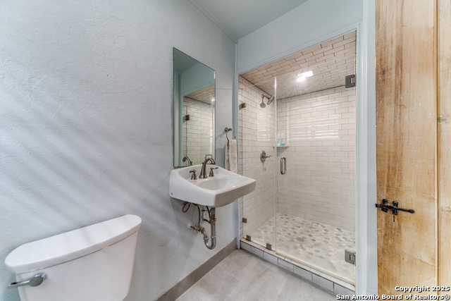 Listing photo id 15 for 1391 Highway 39