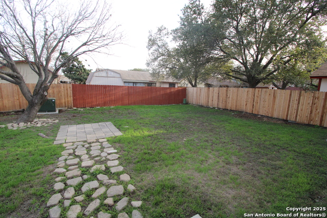 Listing photo id 19 for 11418 Fort Wyne