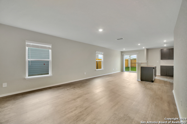 Image 3 of 13 For 3333 Muenster Ave