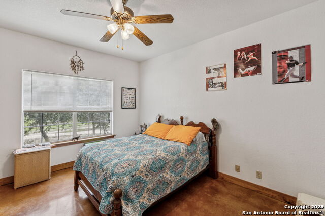 Listing photo id 10 for 718 County Road 466