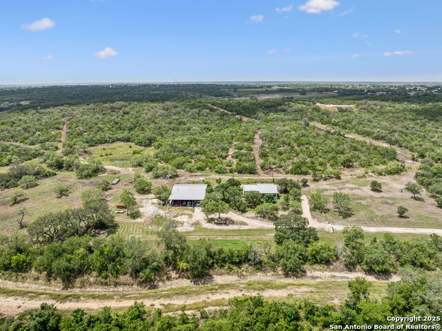 Listing photo id 13 for 718 County Road 466