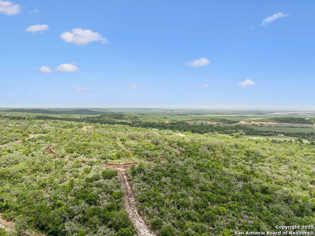 Listing photo id 16 for 718 County Road 466