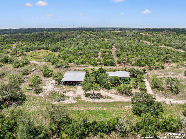 Listing photo id 21 for 718 County Road 466