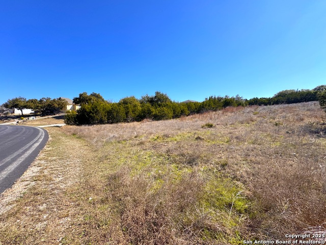 Listing photo id 8 for 344 Scarlet Ct