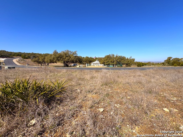 Listing photo id 10 for 344 Scarlet Ct