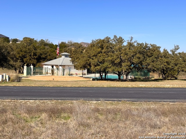 Listing photo id 11 for 344 Scarlet Ct