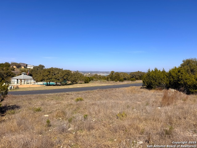 Listing photo id 13 for 344 Scarlet Ct