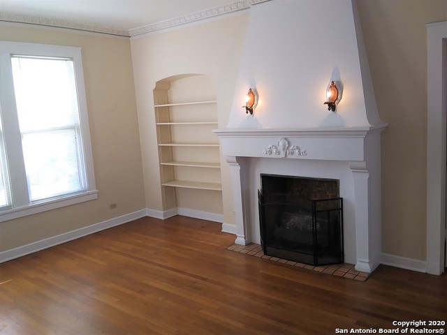Image 4 of 13 For 221 Magnolia Ave W M