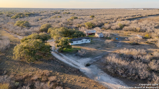 Details for 811 County Road 211, Hobson, TX 78117