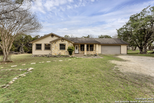 Details for 1848 Lakeview Dr, Canyon Lake, TX 78133