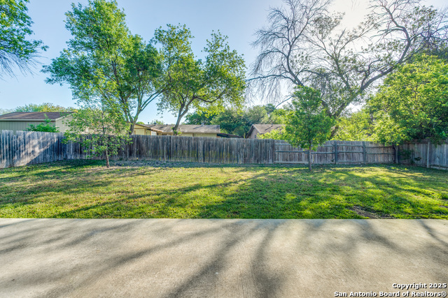 Image 19 of 24 For 5023 Stockman Dr