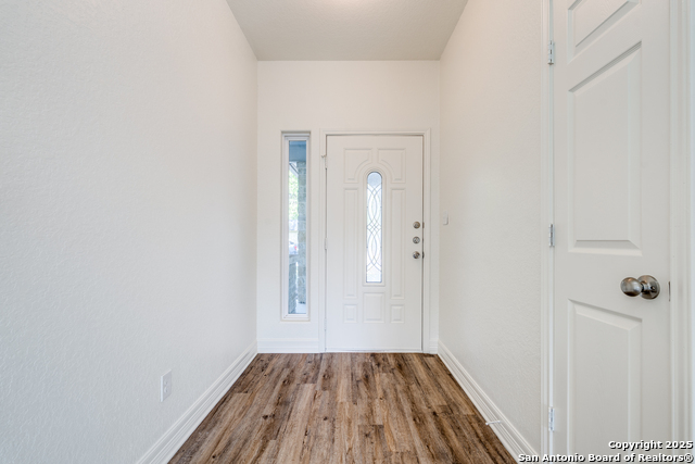Image 3 of 24 For 5023 Stockman Dr