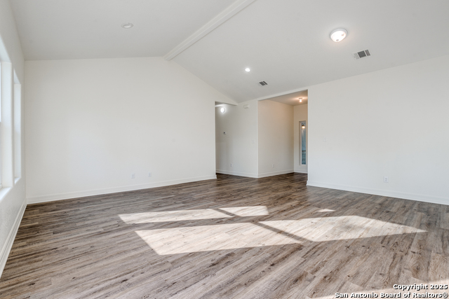 Image 4 of 24 For 5023 Stockman Dr