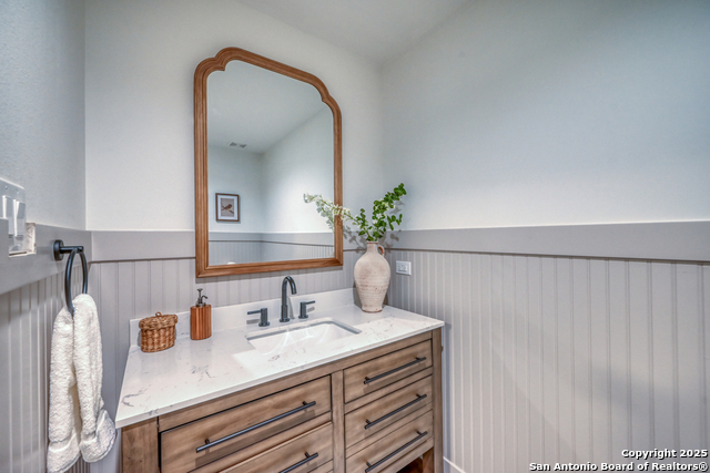 Listing photo id 26 for 2865 Edgegrove