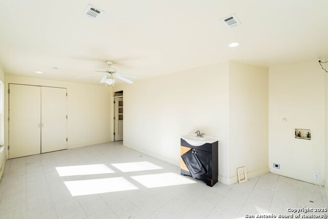 Listing photo id 14 for 812 Hackberry St S