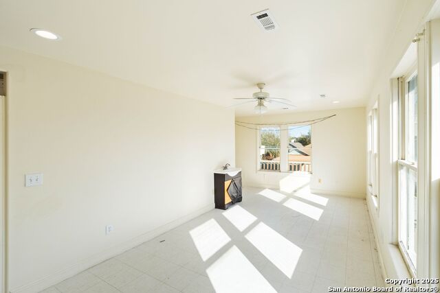 Listing photo id 15 for 812 Hackberry St S