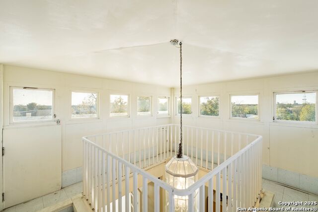 Listing photo id 4 for 812 Hackberry St S