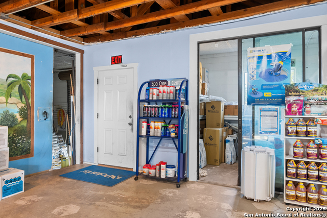 Listing photo id 9 for 1224 S Main St S Main N