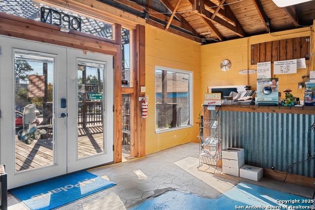 Listing photo id 7 for 1224 S Main St S Main N