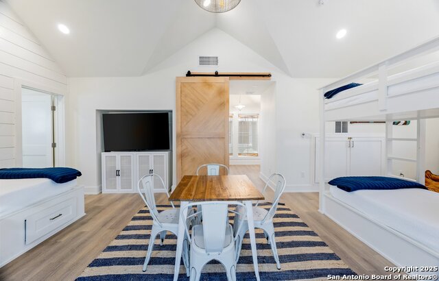 Listing photo id 31 for 222 Sunrise Ave