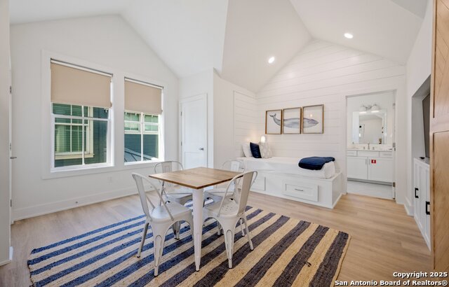 Listing photo id 33 for 222 Sunrise Ave