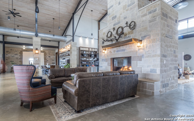 Image 28 of 39 For 5112 Us Highway 290 197