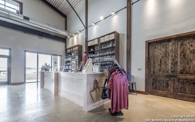 Image 33 of 39 For 5112 Us Highway 290 197