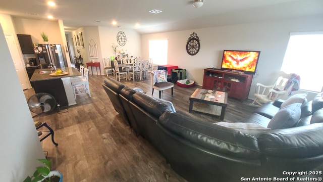 Image 5 of 17 For 935 Watson Way