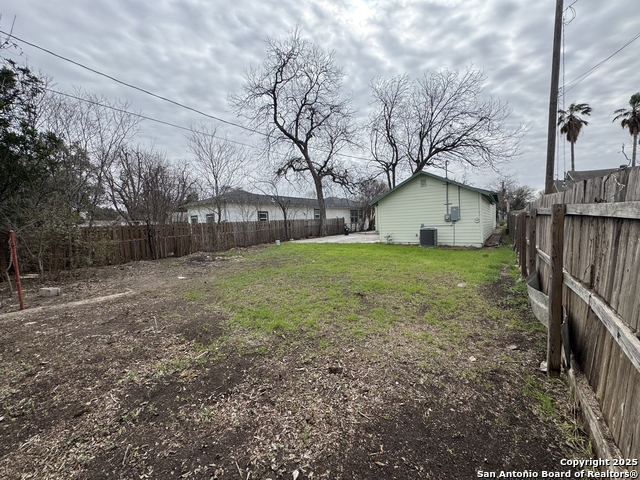 Image 9 of 29 For 511 Bailey  