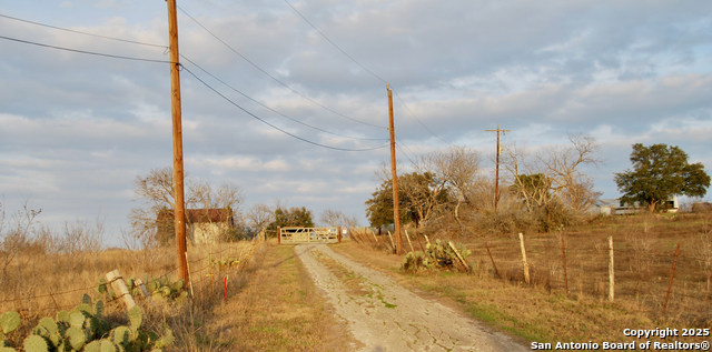 Listing photo id 9 for 14840 Toepperwein Rd