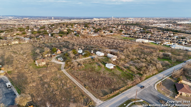Listing photo id 20 for 14840 Toepperwein Rd