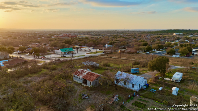 Listing photo id 5 for 14840 Toepperwein Rd