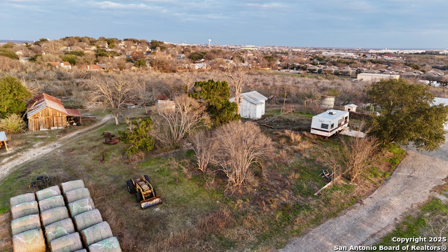 Listing photo id 7 for 14840 Toepperwein Rd