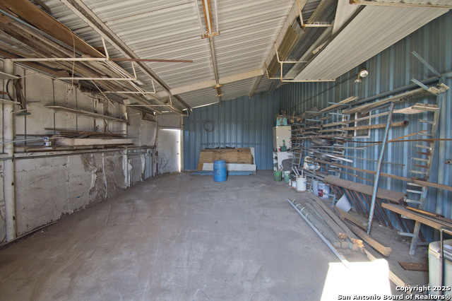 Listing photo id 10 for 5673 Fm 1628
