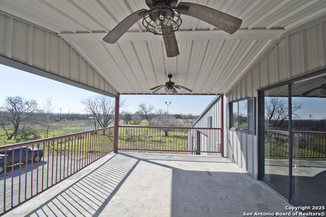 Listing photo id 23 for 5673 Fm 1628