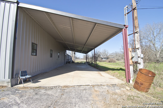Listing photo id 24 for 5673 Fm 1628