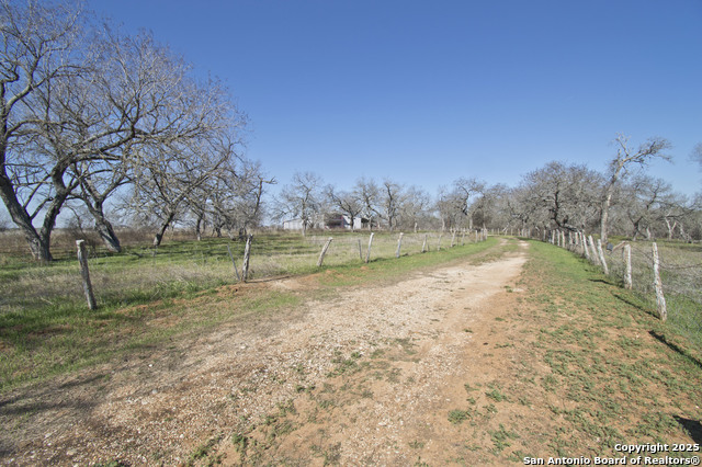 Listing photo id 26 for 5673 Fm 1628
