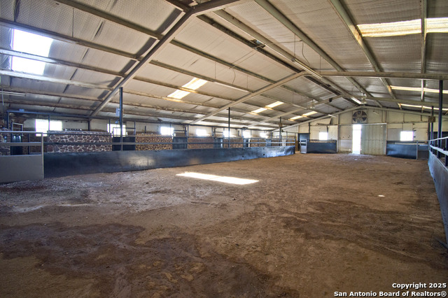 Listing photo id 2 for 5673 Fm 1628