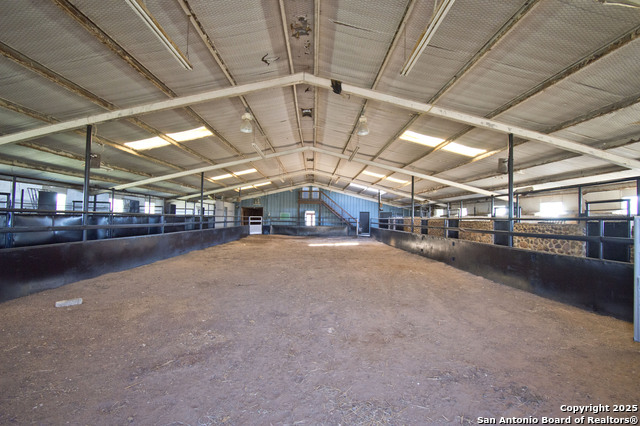 Listing photo id 3 for 5673 Fm 1628