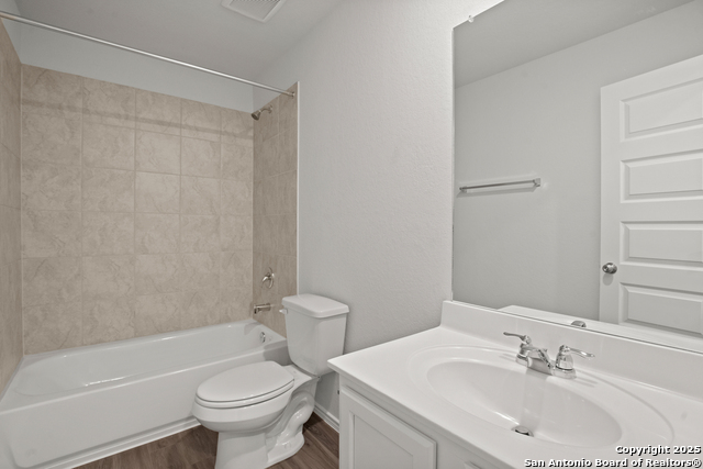 Image 15 of 52 For 13809 Pinkston