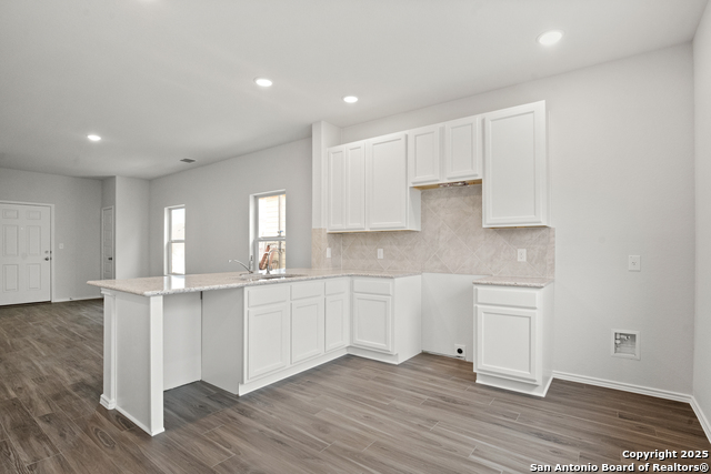 Image 4 of 52 For 13809 Pinkston