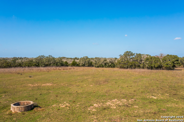 Listing photo id 14 for 16297b Tx-111