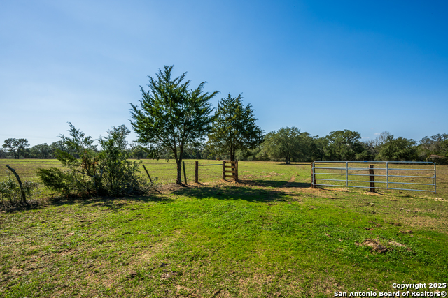 Listing photo id 6 for 16297b Tx-111
