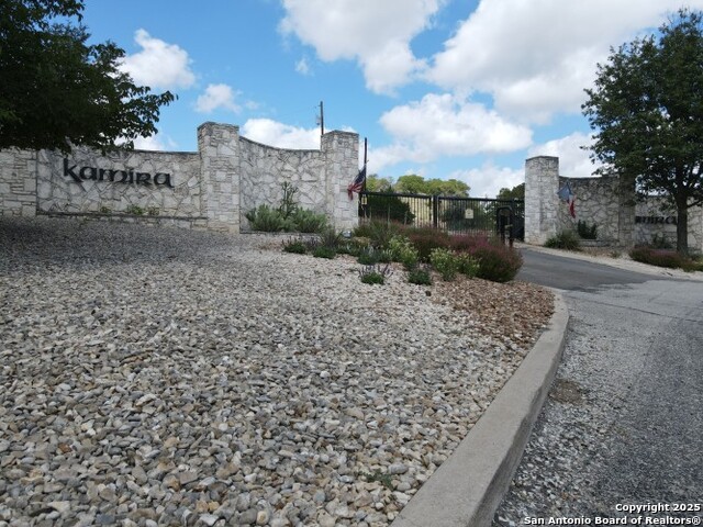 Details for 296 Kamira Dr, Kerrville, TX 78028