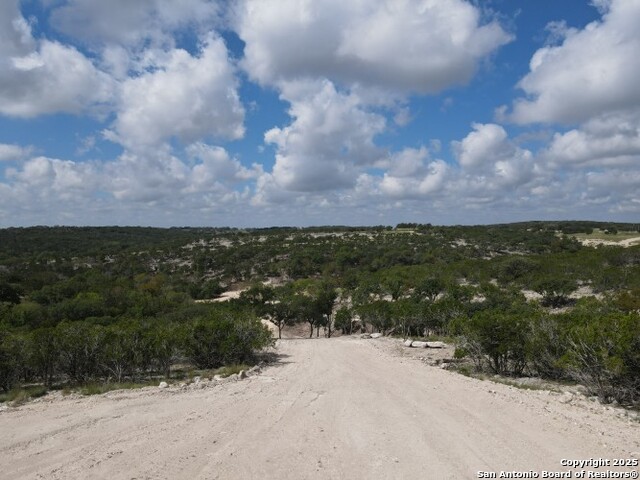 Image 8 of 15 For 296 Kamira Dr